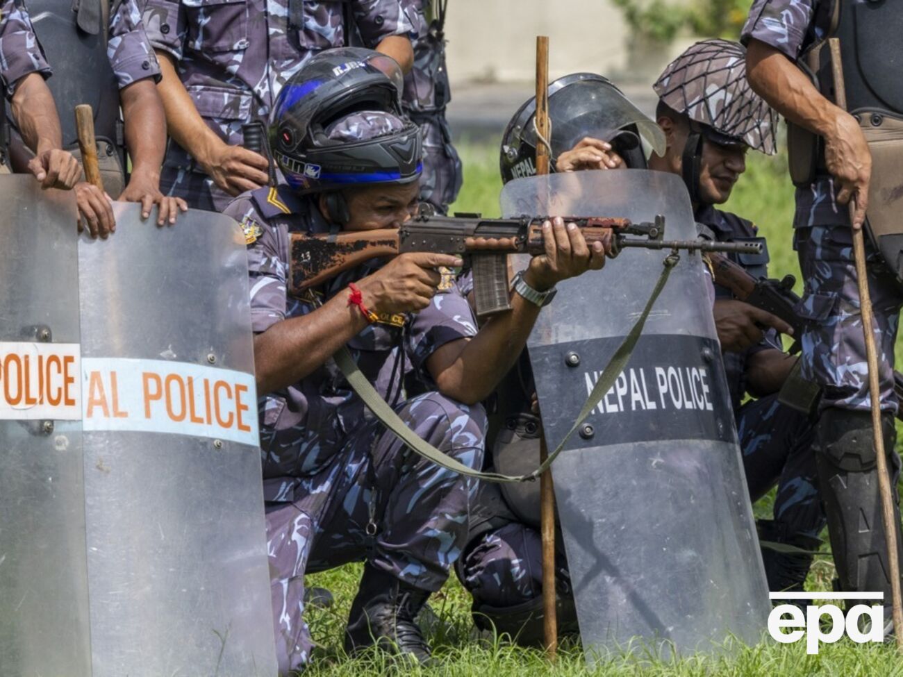 Сутички поліції з демонстрантами сталися біля парламенту Непалу