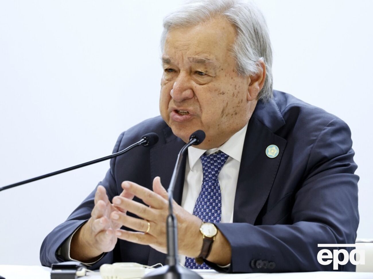 Атаки на гражданское население и гражданскую инфраструктуру нарушают международное гуманитарное право, отметил Гутерриш