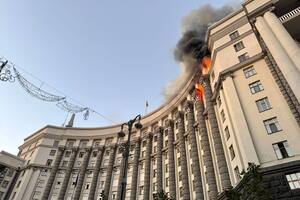 В офис Кабмина попал российский "Искандер"