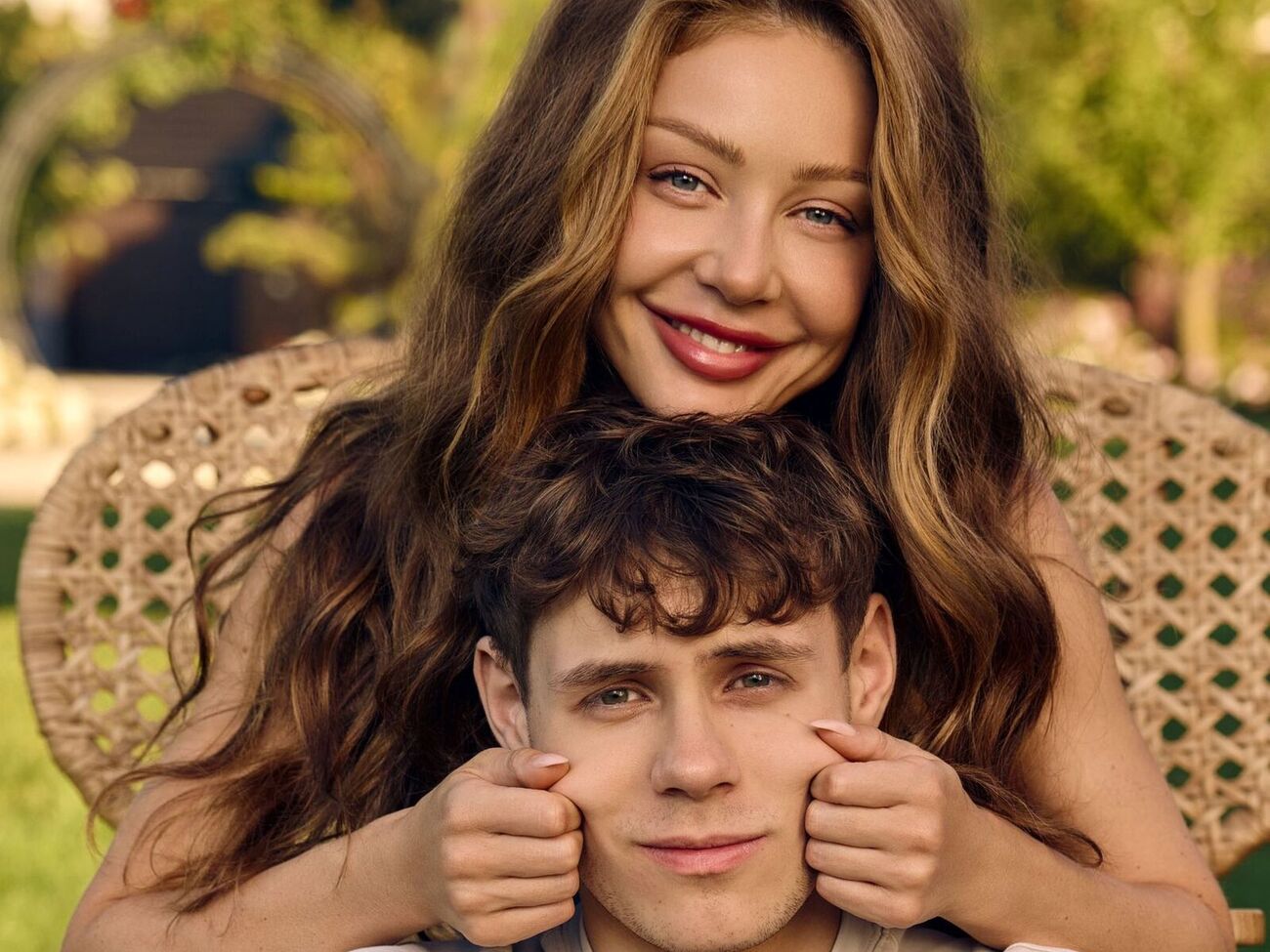 Сын Тины Кароль живет и учится в Лондоне