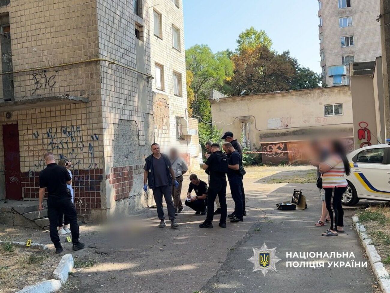 Нацполиция: Женщина родила дочь и сразу же выбросила ее из окна на улицу