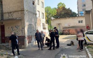 Нацполиция: Женщина родила дочь и сразу же выбросила ее из окна на улицу