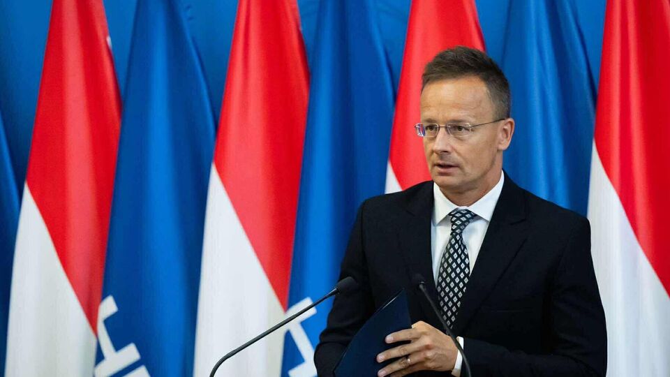 Диверсификация поставок обеспечит Венгрии безопасность, заявил Сийярто