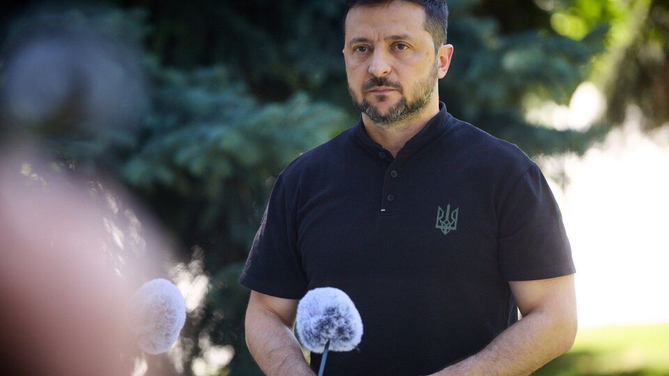 Зеленский объяснил, почему для Путина важен Донбасс