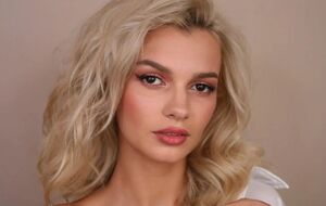 Смерть беженки используется в политической борьбе