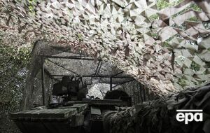 NYT считает, что активное использование дронов в российско-украинской войне заставляет стороны модернизировать танки фактически на ходу