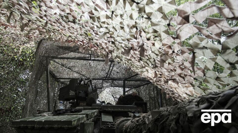 NYT считает, что активное использование дронов в российско-украинской войне заставляет стороны модернизировать танки фактически на ходу