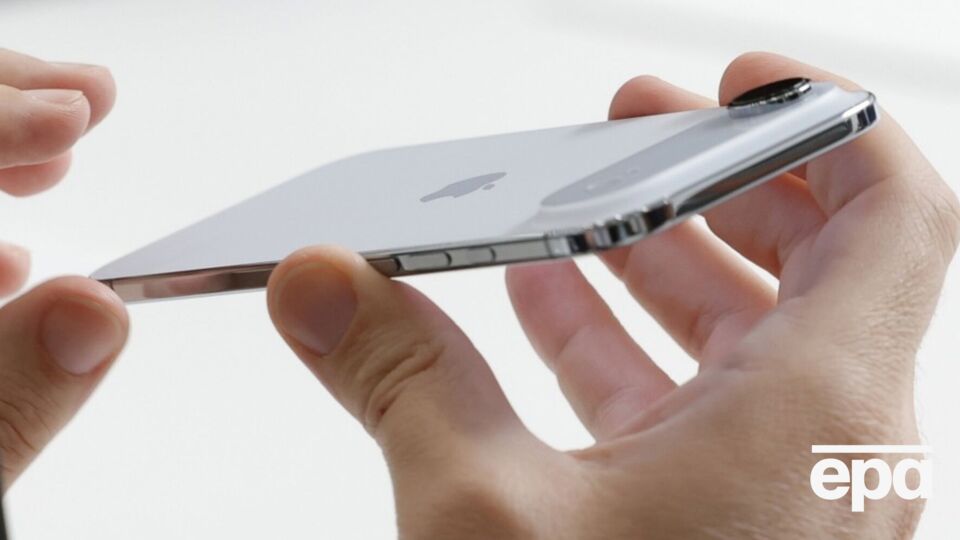 Завтовшки iPhone Air – 5,6 мм, важить – 165 г. Модель презентували в чотирьох кольорах