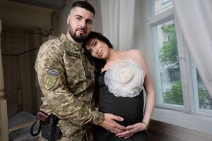 Навесні 2024 року Мезенцева одружилася з командиром підрозділу "Ахіллес" Федоренком