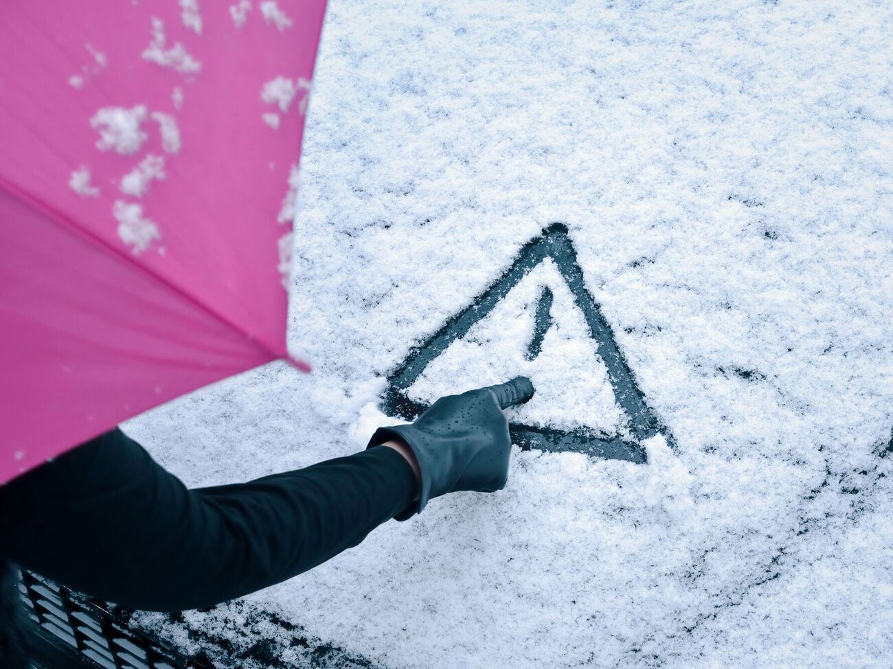 По прогнозу, в Украине ежедневно будет снежить, на дорогах и тротуарах удержится гололед