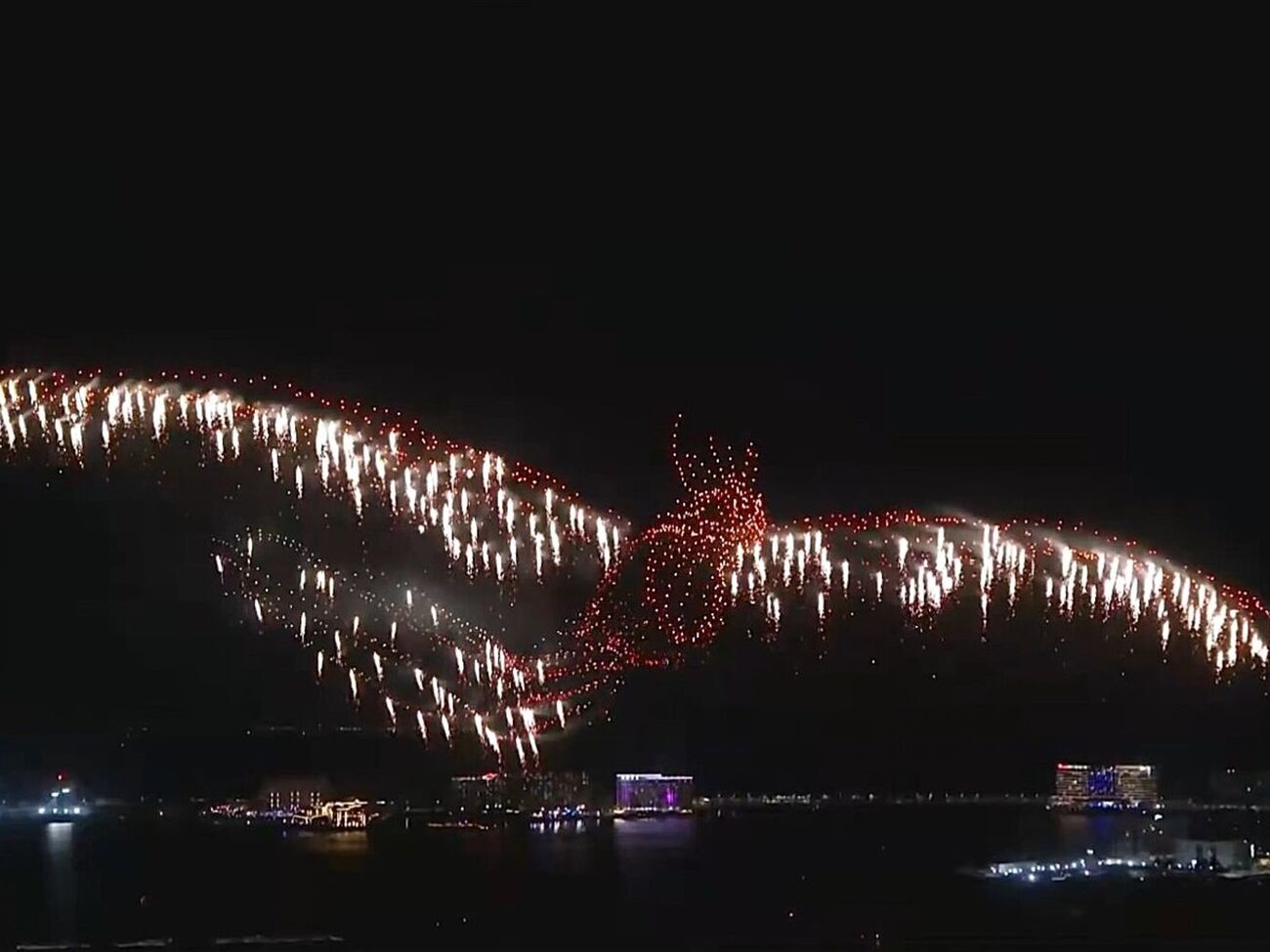 Для створення фенікса використали 2,3 тис. дронів