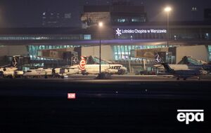 23-річний українець в аеропорту привернув увагу служб безпеки, годинами сидячи в кав'ярні з ноутбуком і джаммером, призначення якого пояснити не зміг