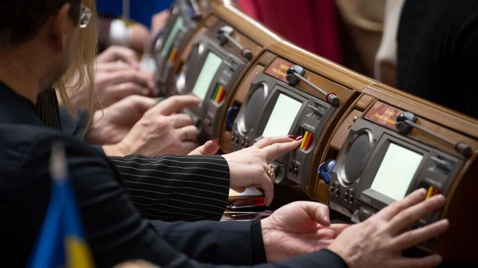 Нардепи отримували за голосування від $2 тис. до $20 тис., вважають правоохоронці