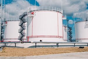 На российской нефтебазе произошел пожар