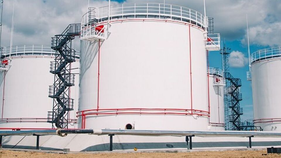 На российской нефтебазе произошел пожар