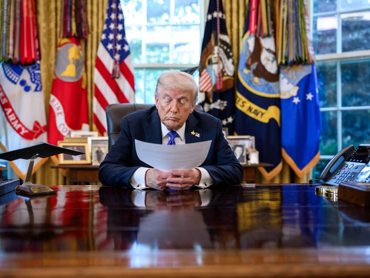 Трамп говорил, что примет Нобелевскую премию мира, если Мачадо предложит ее во время их встречи на следующей неделе