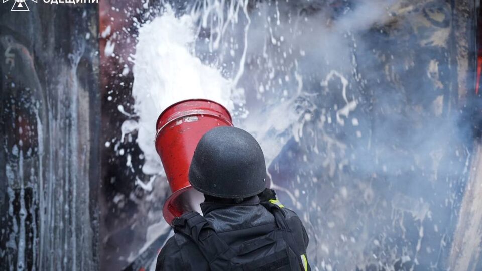 На месте атаки работают все соответствующие службы