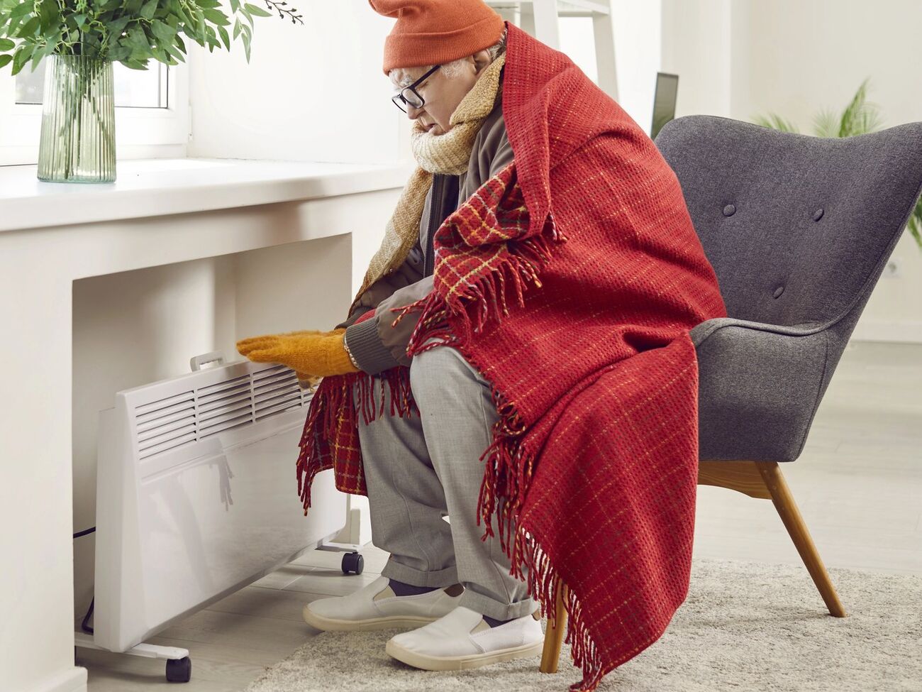 Якщо у приміщенні немає опалення, потрібно одягтися за принципом багатошаровості й додатково вкритися пледом або ковдрою