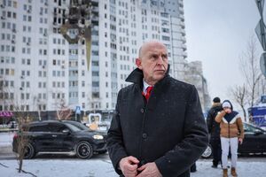 Хили 9 января посетил Киев