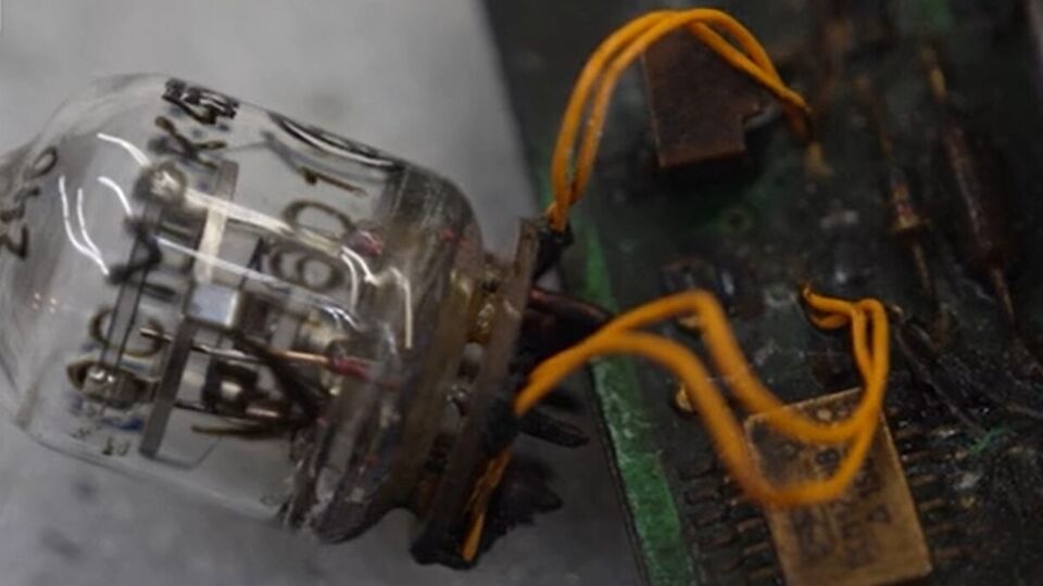 РФ атаковала "Орешником" Днепр и Львовскую область