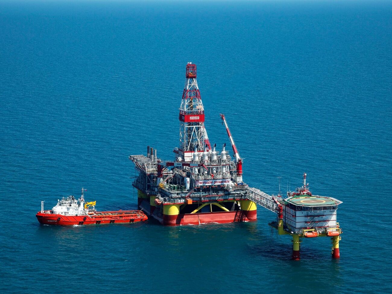 Підрозділи ССО ЗСУ вночі уразили кригостійкі стаціонарні платформи імені В. Філановського, імені Ю. Корчагіна й імені В. Грайфера