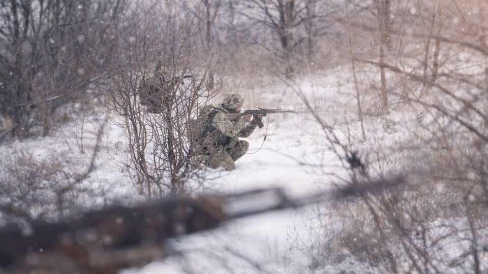 Все попытки россиян создать плацдарм для наступления в направлении Хотиня "своевременно выявляются и срываются", отметили в ВСУ
