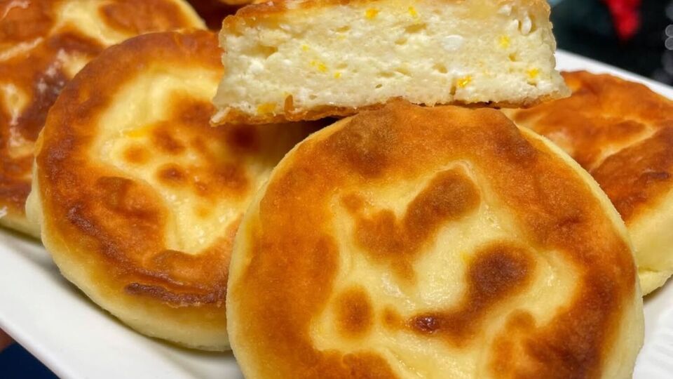 Белок в тесто нужно добавлять в виде легкой пены