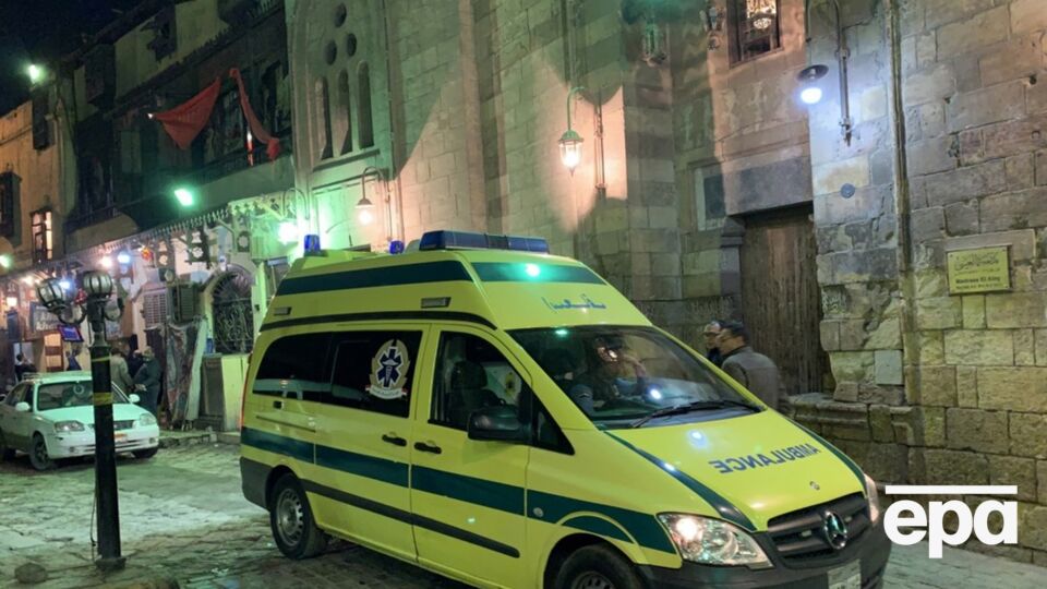 Одна из девушек получила рваную рану, другая – перелом бедра, третья – также перелом. Их госпитализировали