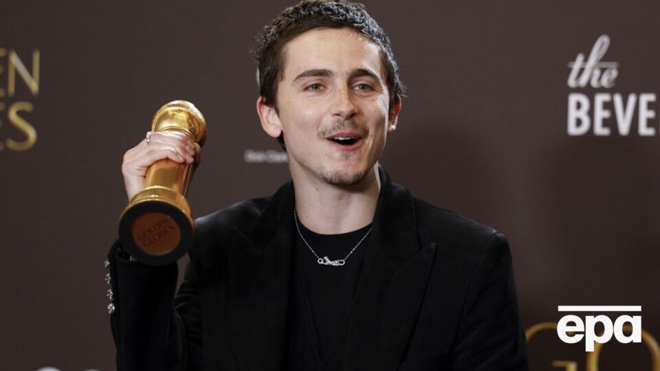 Шаламе получил награду за лучшую мужскую роль в фильме "Марти Суприм"