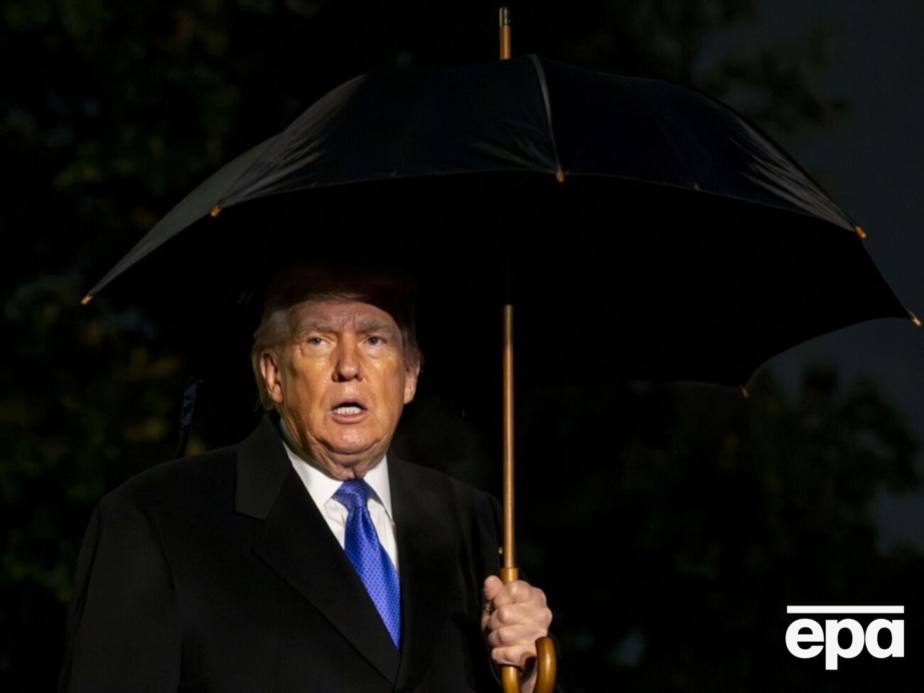 Трамп хочет, чтобы Маск обеспечил Иран спутниковым интернетом