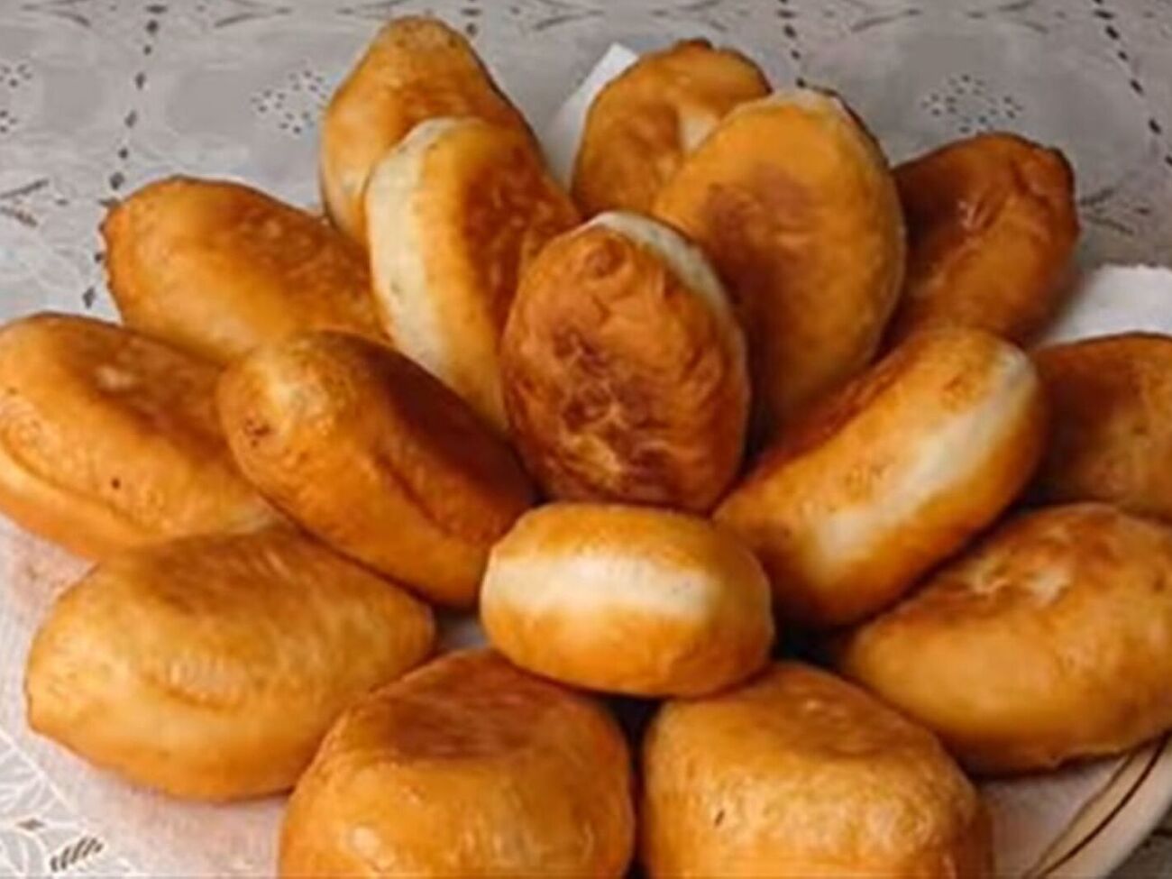 Пиріжки потрібно смажити на невеликому вогні