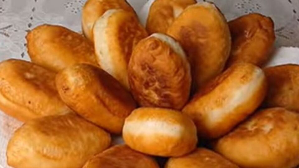 Пиріжки потрібно смажити на невеликому вогні