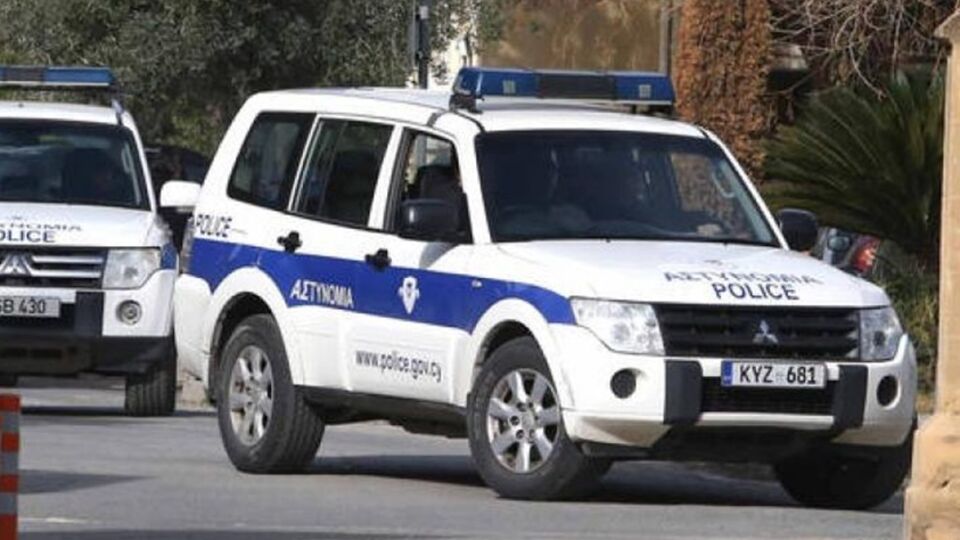 За даними ЗМІ, на місце смерті дипломата поліцію Кіпру не пустили