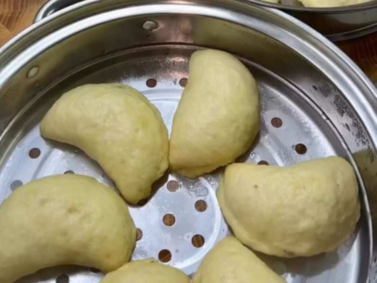 Вареники готовят на пару около семи минут