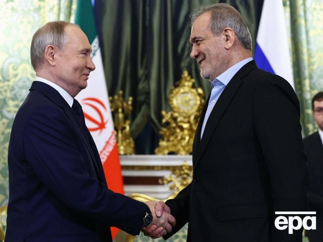 Москва и Тегеран заключили контракты на покупку-продажу вооружения в октябре 2021 года, перед полномасштабным вторжением РФ в Украину