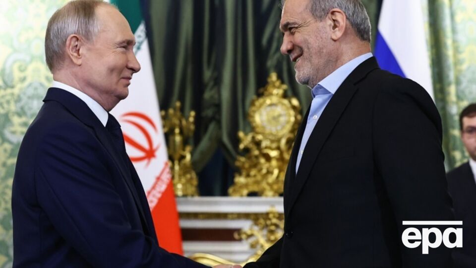 Москва и Тегеран заключили контракты на покупку-продажу вооружения в октябре 2021 года, перед полномасштабным вторжением РФ в Украину