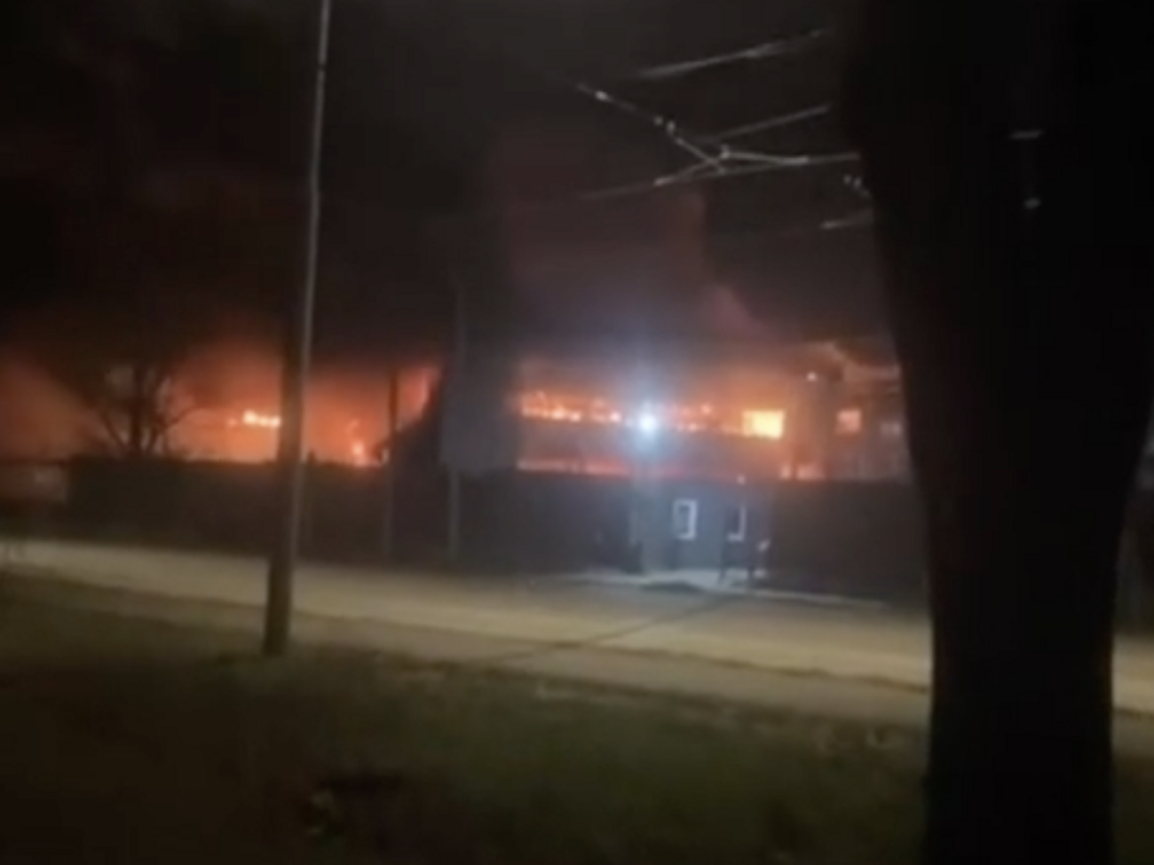 На месте удара в Таганроге возник пожар, пишет Supernova+