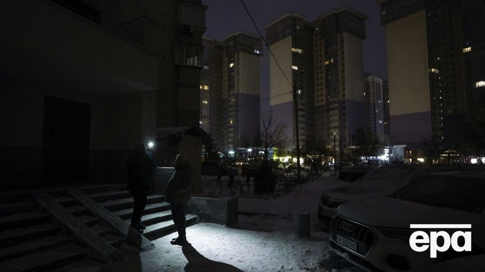 В Киеве действуют аварийные отключения света