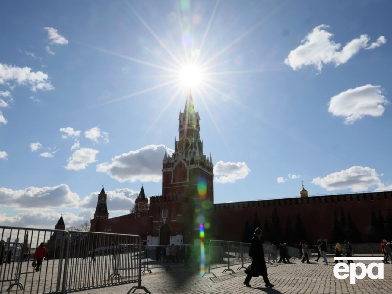 Путин не выполнил свое обещание россиянам, говорится в статье