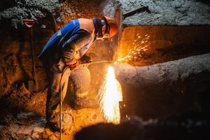 Ремонтные бригады работают днем и ночью, подчеркнул Кличко