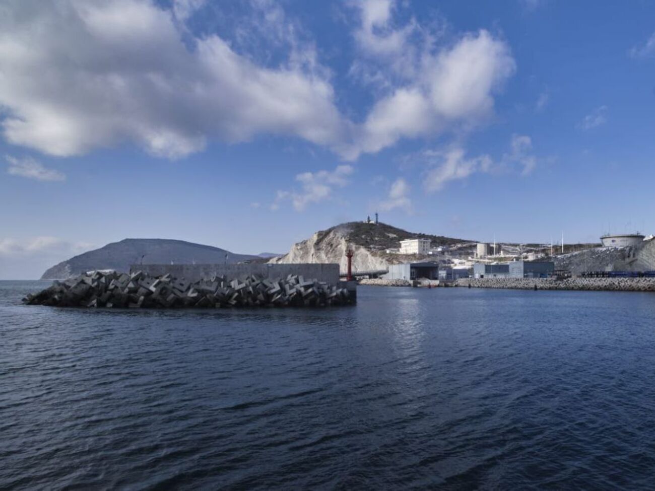 В декабре 2025 года СМИ писали, что украинские дроны остановили главный маршрут экспорта казахстанской нефти через Черное море