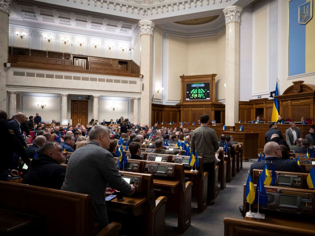 По словам Вирастюка, на работе он смог и погреться, и подзарядить телефон