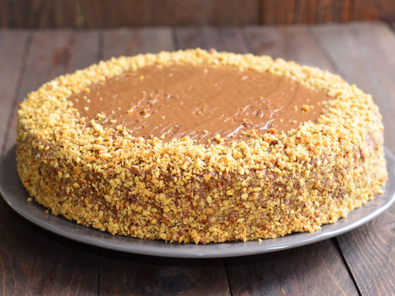 Для крема понадобятся сливочное масло и сгущенное молоко