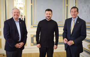 Важно, чтобы у США было как можно больше инструментов для "правильного давления" на РФ, отметил Зеленский после разговора с Грэмом и Блюменталем