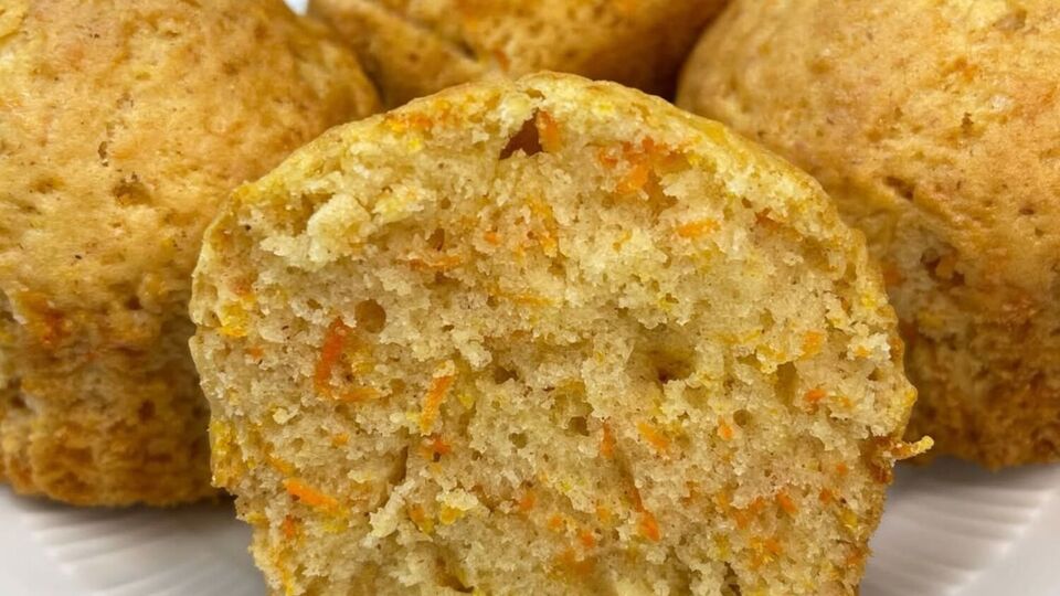 Выпекайте кексы 25 минут