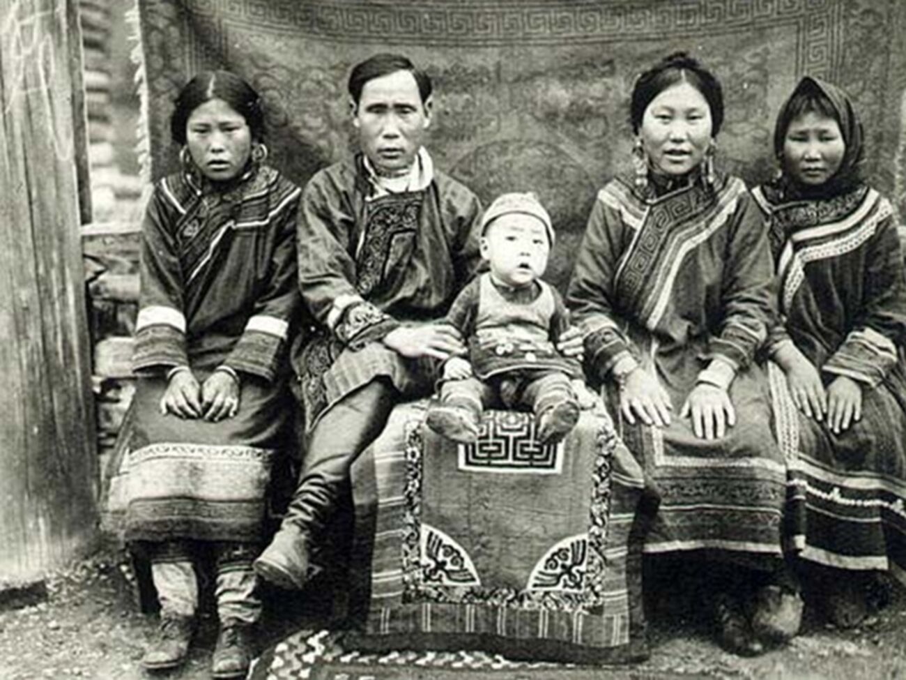 Коренными малочисленными народами считаются те, где осталось менее 50 тыс. человек