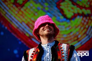 Псюк виступав на "Євробаченні 2022" у такій самій рожевій панамці, як лежала на столі в Тимошенко