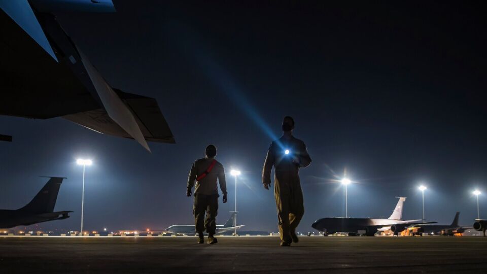 Персонал выводится с авиабазы Аль-Удейд "в ответ на текущую региональную напряженность", отметили в правительстве Катара