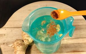 Для приготування настою знадобляться кориця, гвоздика та імбир