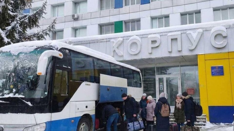 Медиа показали фото эвакуации из горбольницы №2